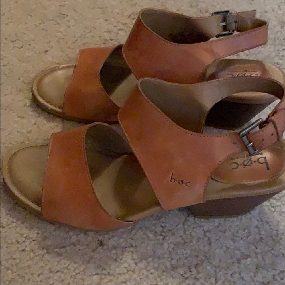 Born sandals